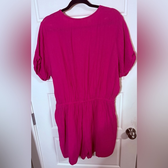 Everly Fuchsia Wrap Romper. Chick! Flattering yet comfortable Ptp when tied 22 - Picture 3 of 3